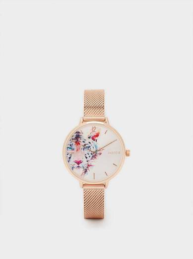 Watch with tiger desing 