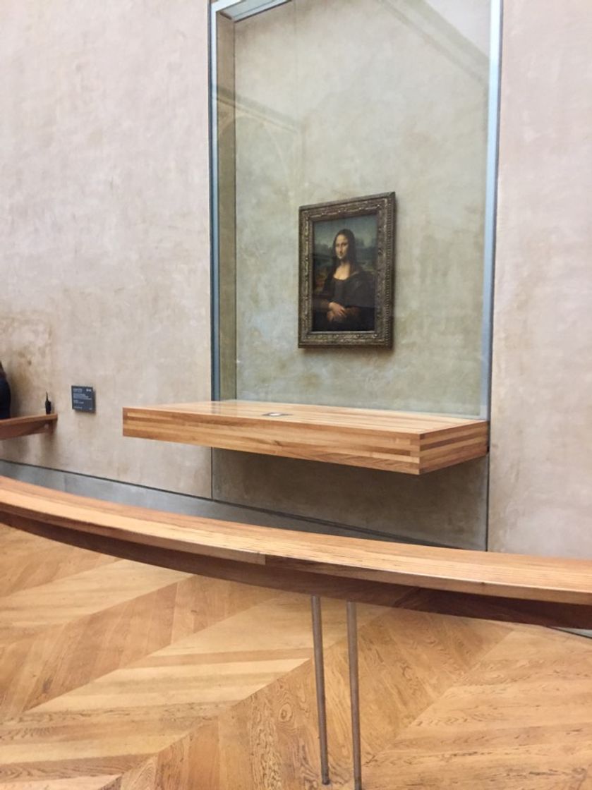 Place Museo del Louvre