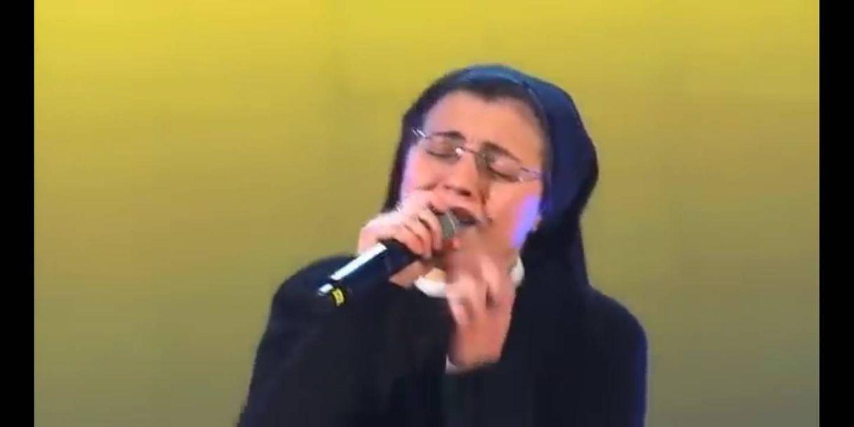 Social MONJA SORPRENDE CON SU INCREIBLE TALENTO 