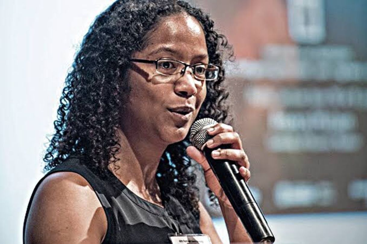 Marcelle S Santos, física brasileira 🖤