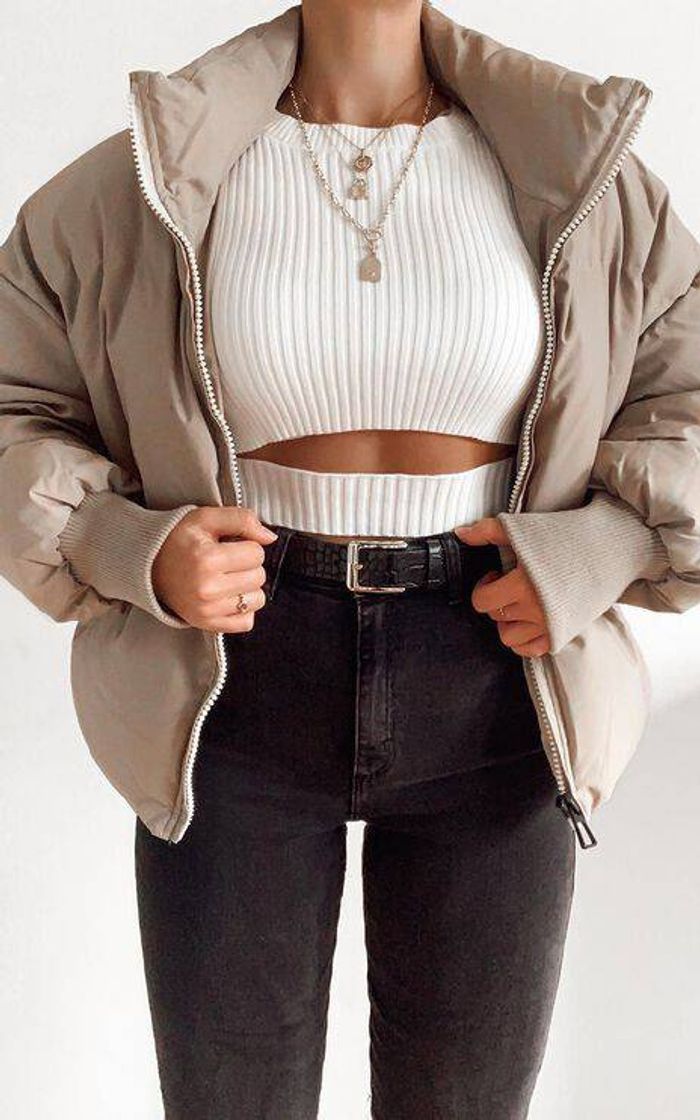 Fashion Cropped branco com Calça preta básica ✨ 