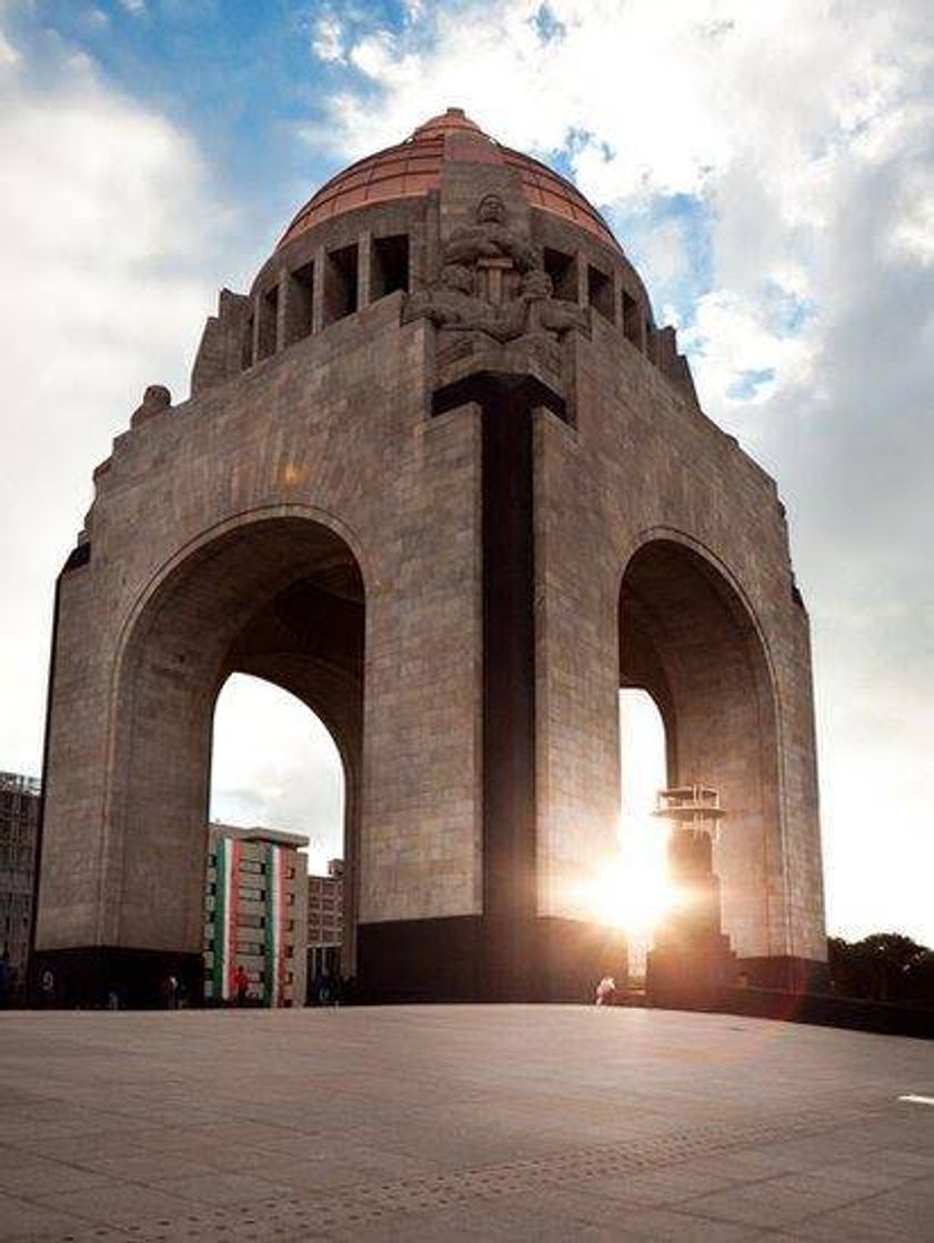 Place Monumento a la Revolución