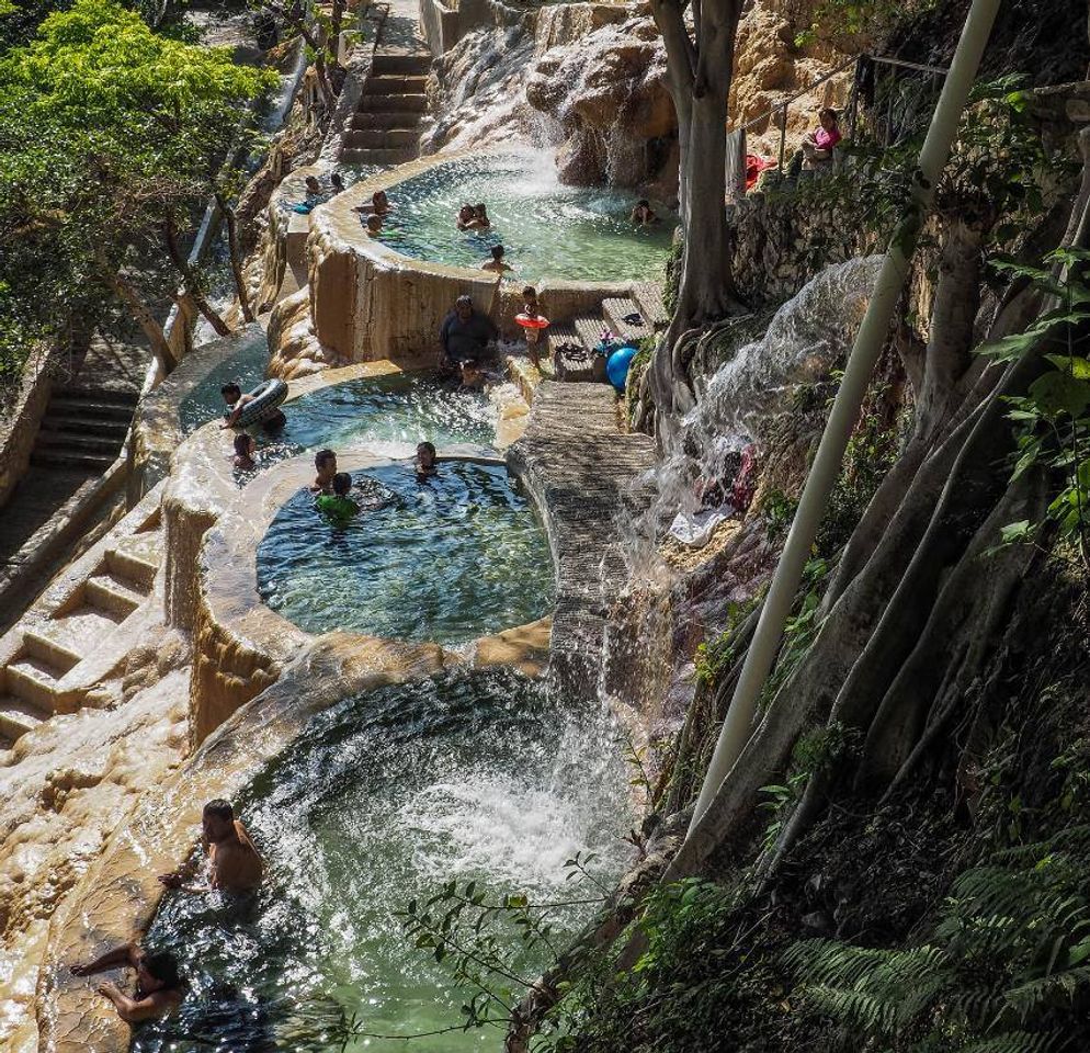 Lugar Grutas Tolantongo