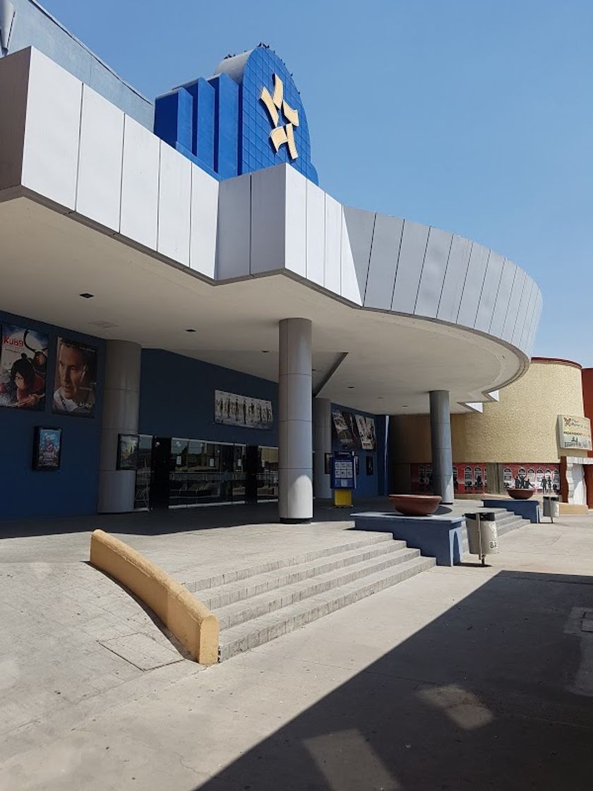 Lugares Cinépolis Plaza Monarca