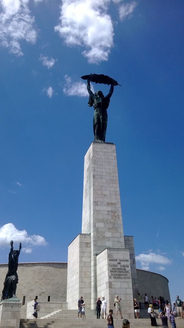 Place Liberty Statue