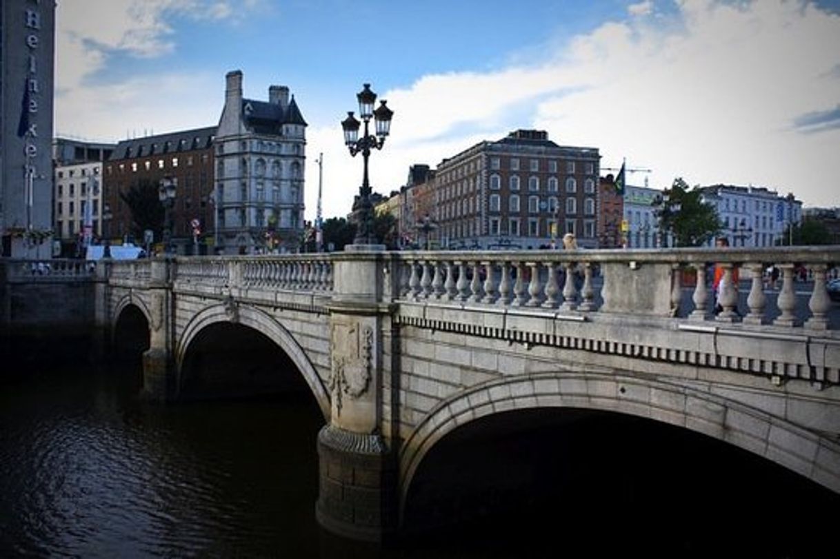 Place O'Connell Bridge