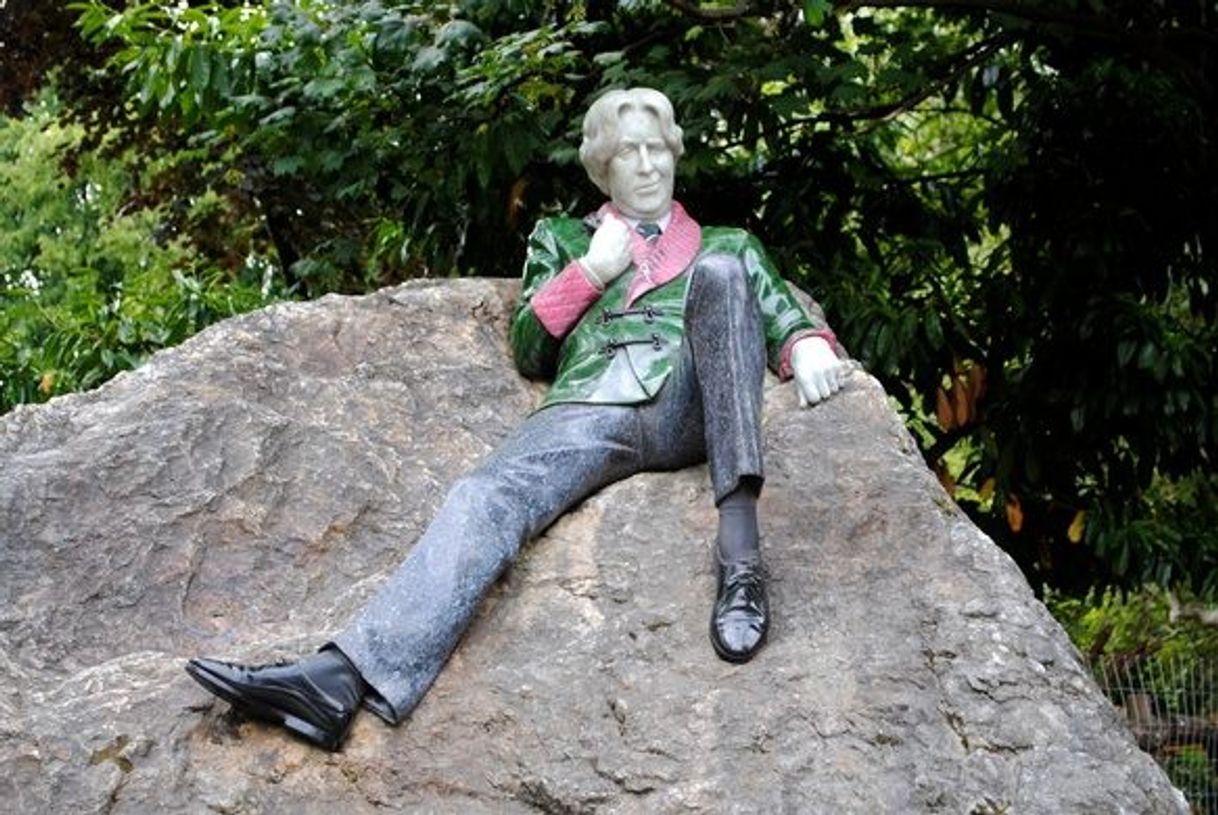 Place Oscar Wilde Statue