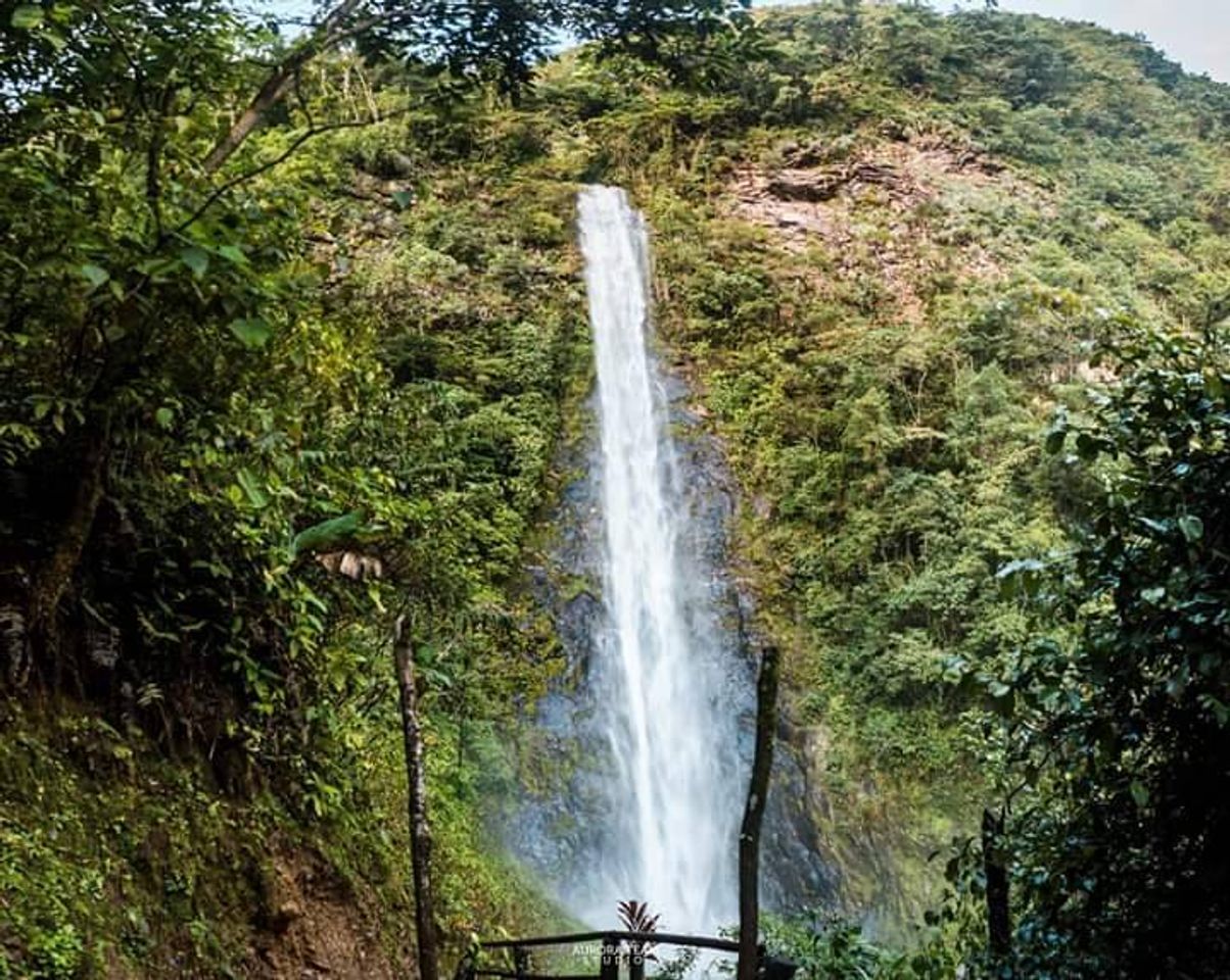 Lugares Cataratas de Mandor