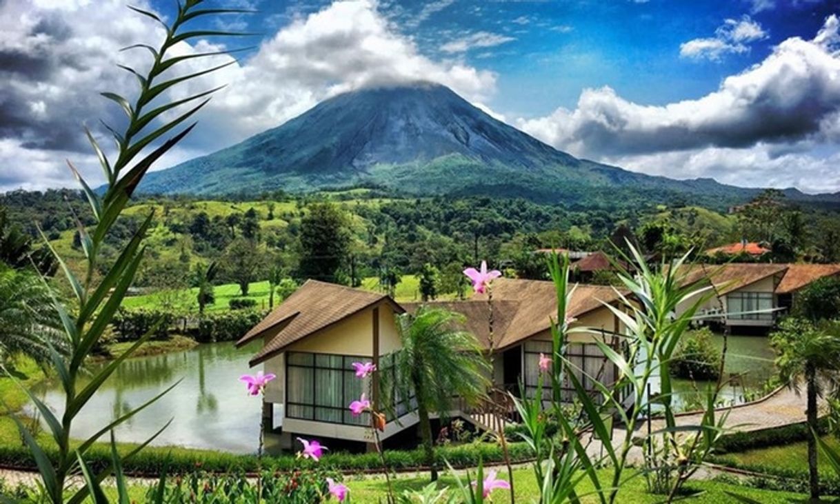 Lugar Arenal Volcano Montana de Fuego Resort & Spa