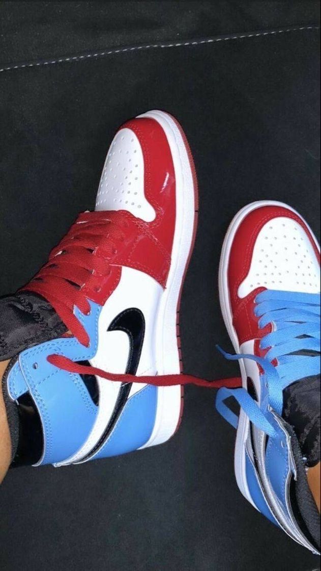 Moda Air Jordan 1 Retro High 'Fearless' UNC Chicago