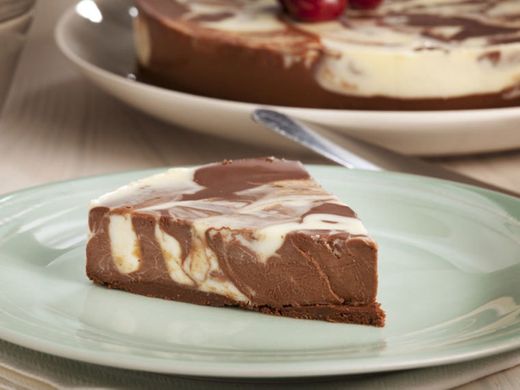 Tarta de queso marmolada con chocolate blanco y negro 