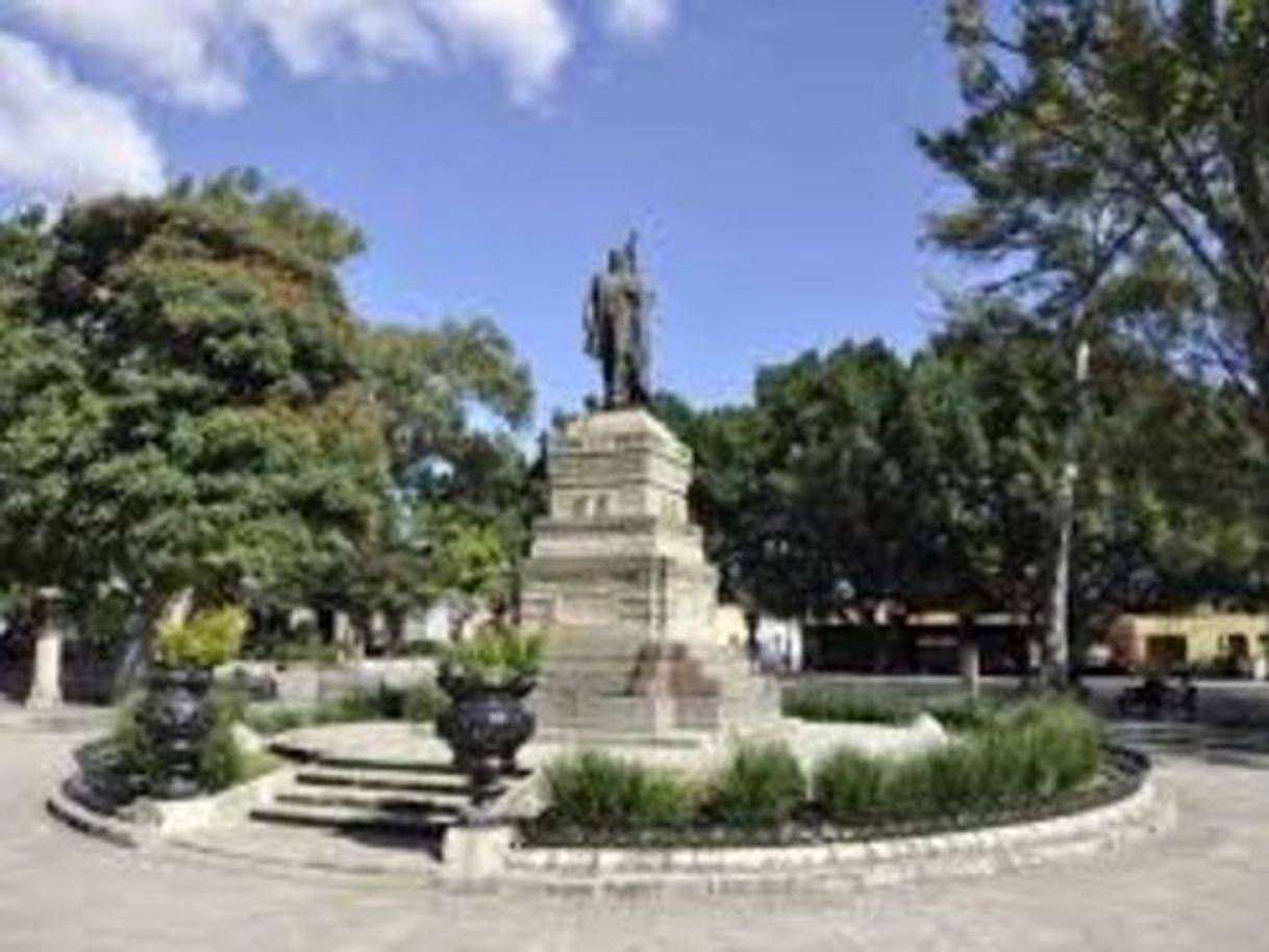 Place Paseo Juarez El Llano