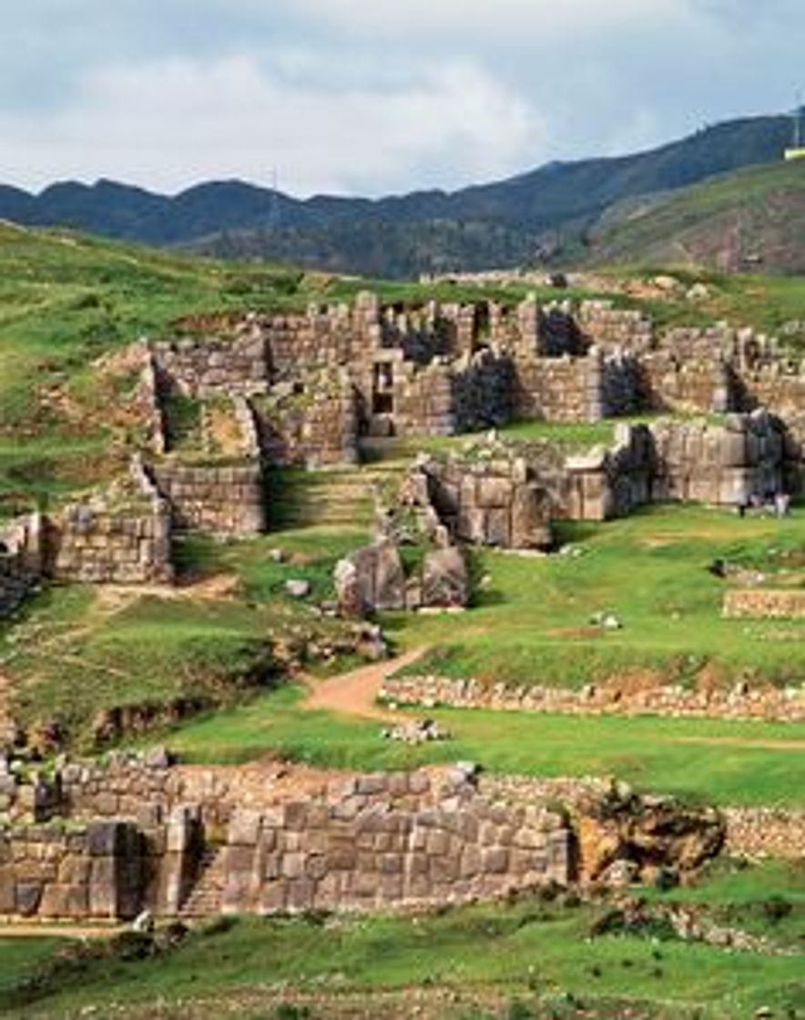 Fashion SAQSAYHUAMAN 🇵🇪