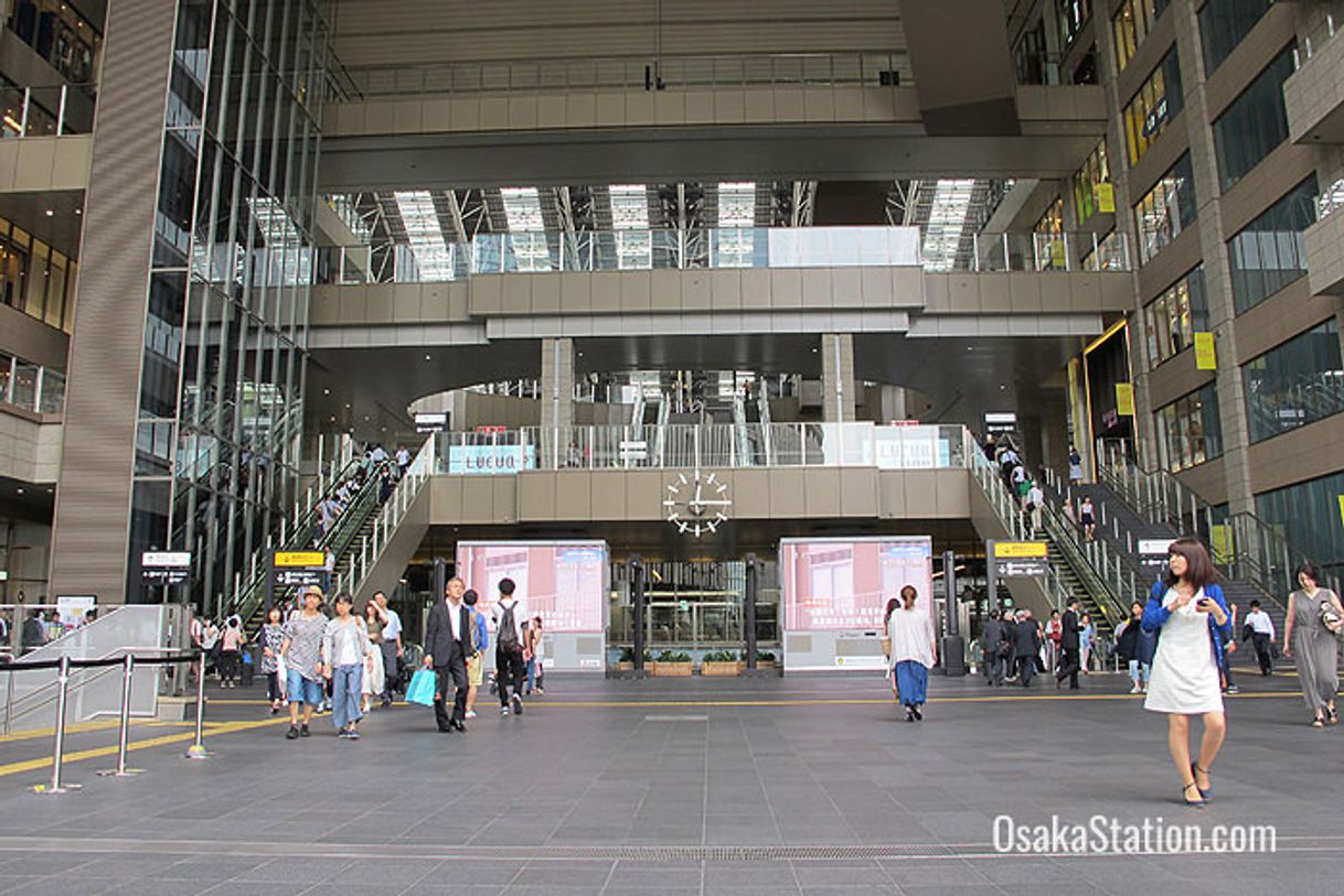 Lugar Osaka Station South Gate Building