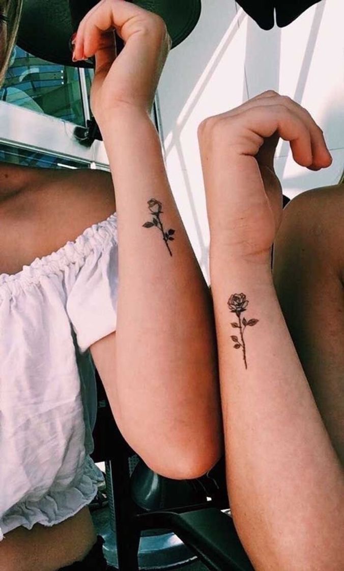 Moda tatuagem de irmãs 