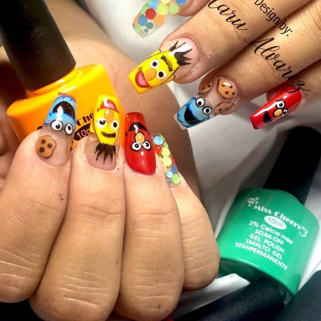 Social Distribución de material para aplicar uñas