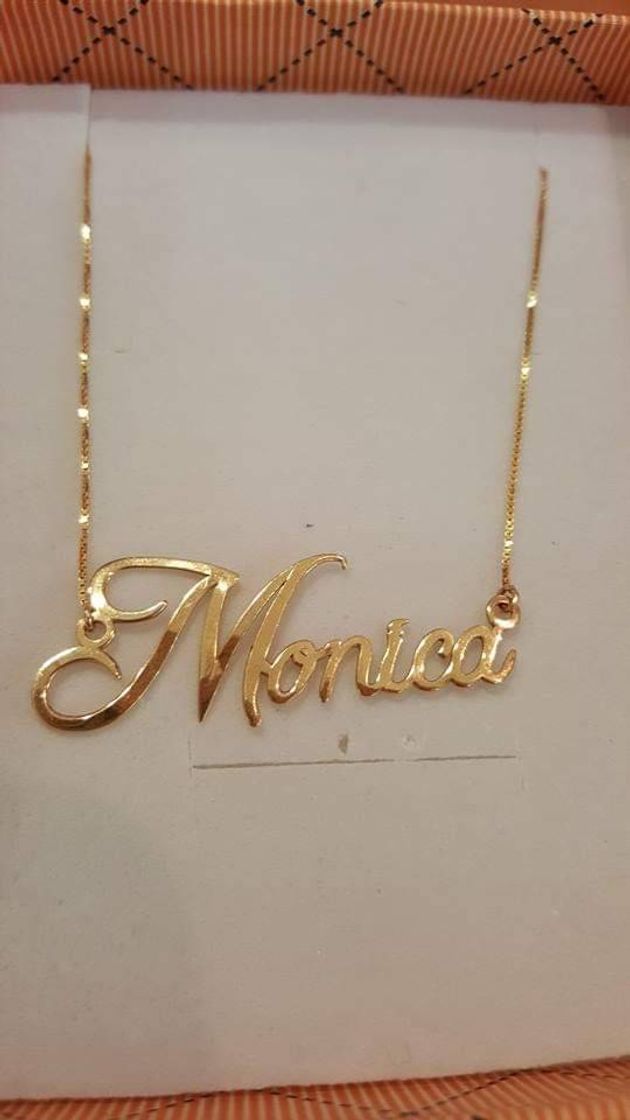 Moda JoelleJewelryDesign Collar con Nombre Personalizados Plata de Ley chapada en Oro 18k Joya para Mujer Regalo para Familia Novia Cumpleaño Cadena Ajustable