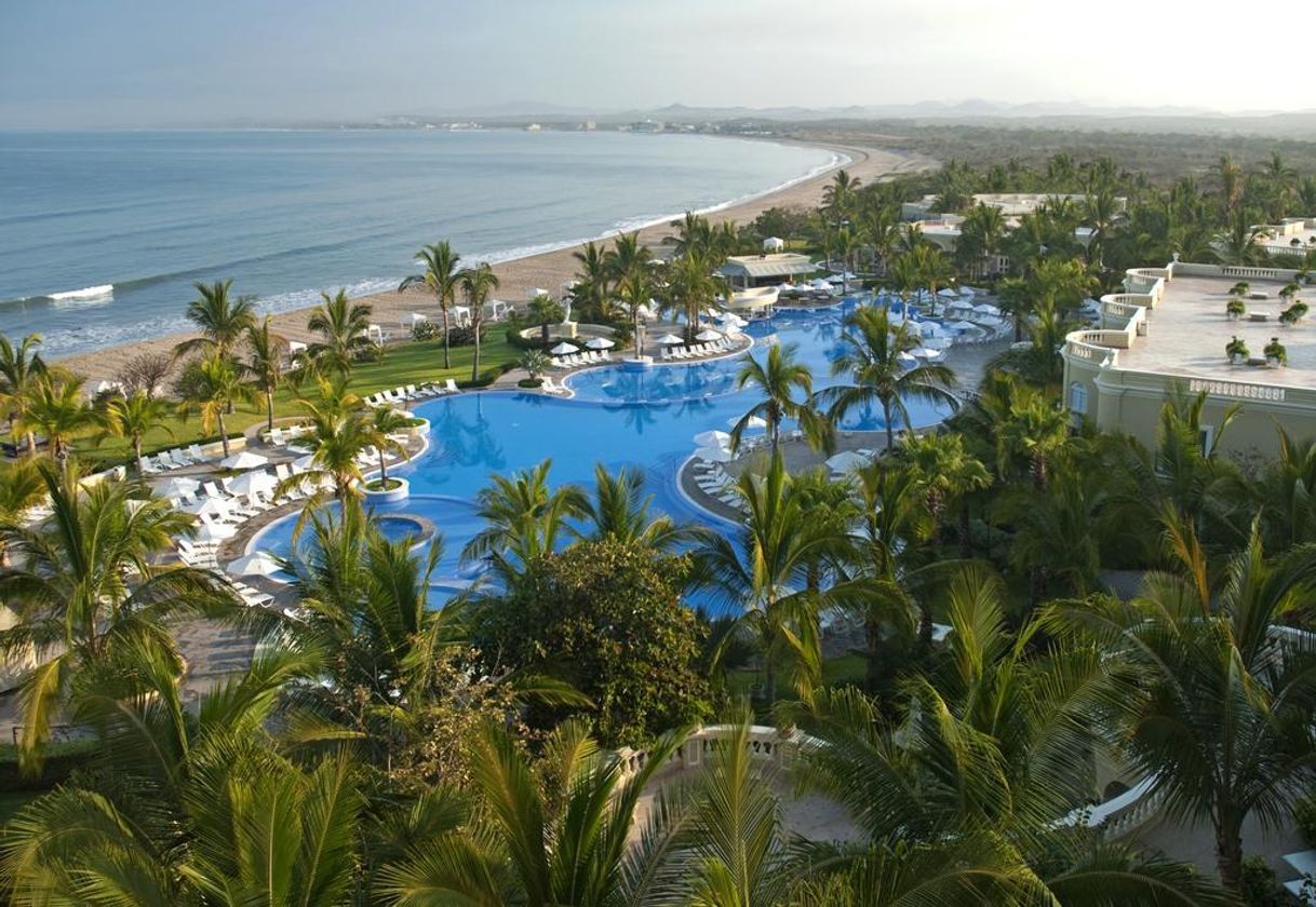 Lugar Pueblo Bonito Emerald Bay Resort & Spa