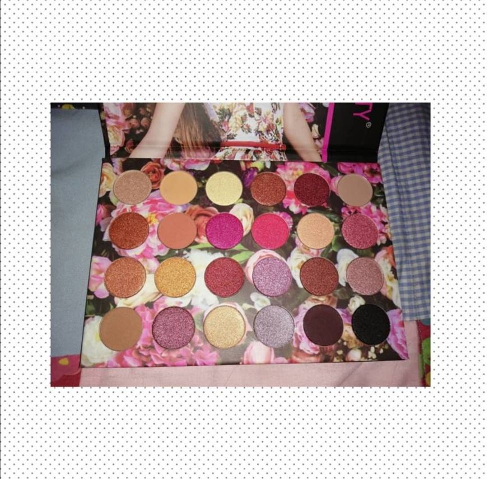 Products Paleta de sombras x24 HedyBeauty