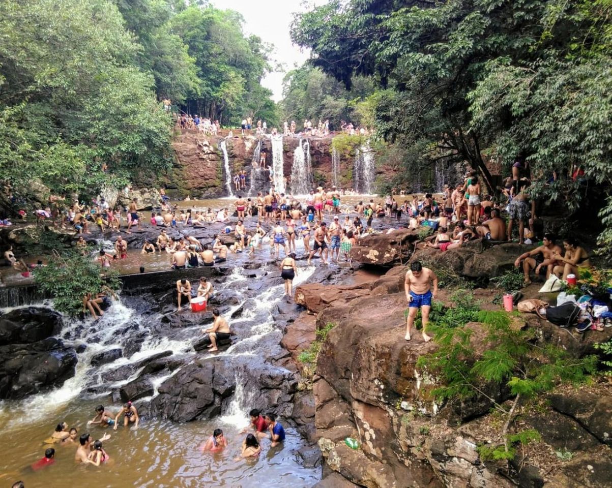 Lugar Camping Municipal Salto Capiovi