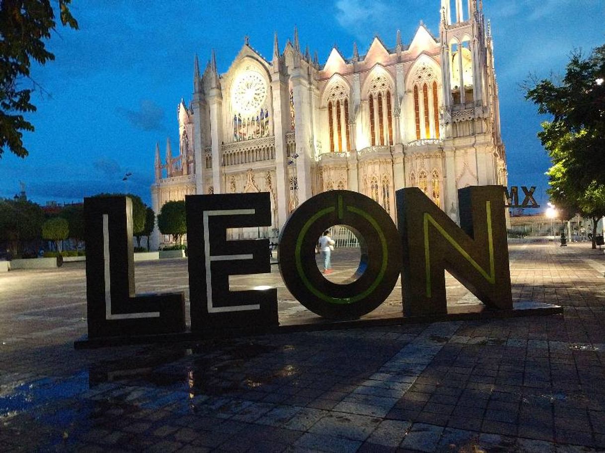 Lugar Templo Expiatorio Diocesano del Sagrado Corazón de Jesús