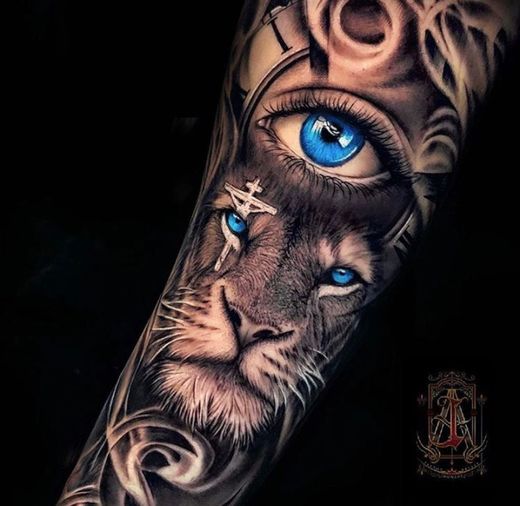 Tatuaje realismo león y ojo 💉🖤💙