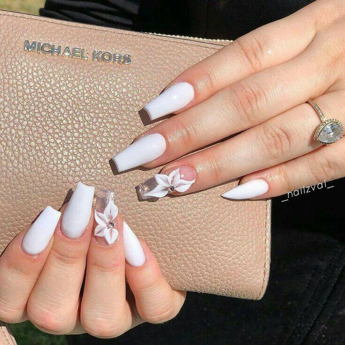 Fashion Decorated Nails