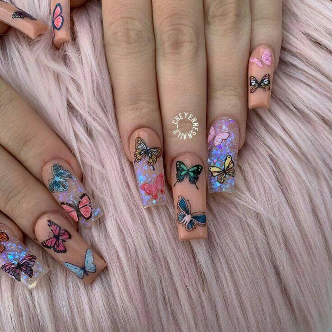 Moda Decorated Butterfly Nails