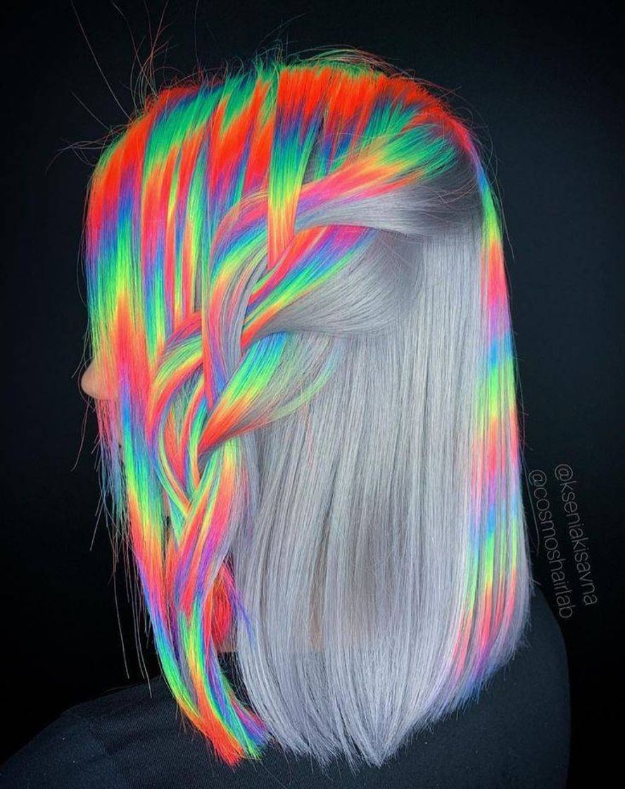 Moda Neon Colored Hair.