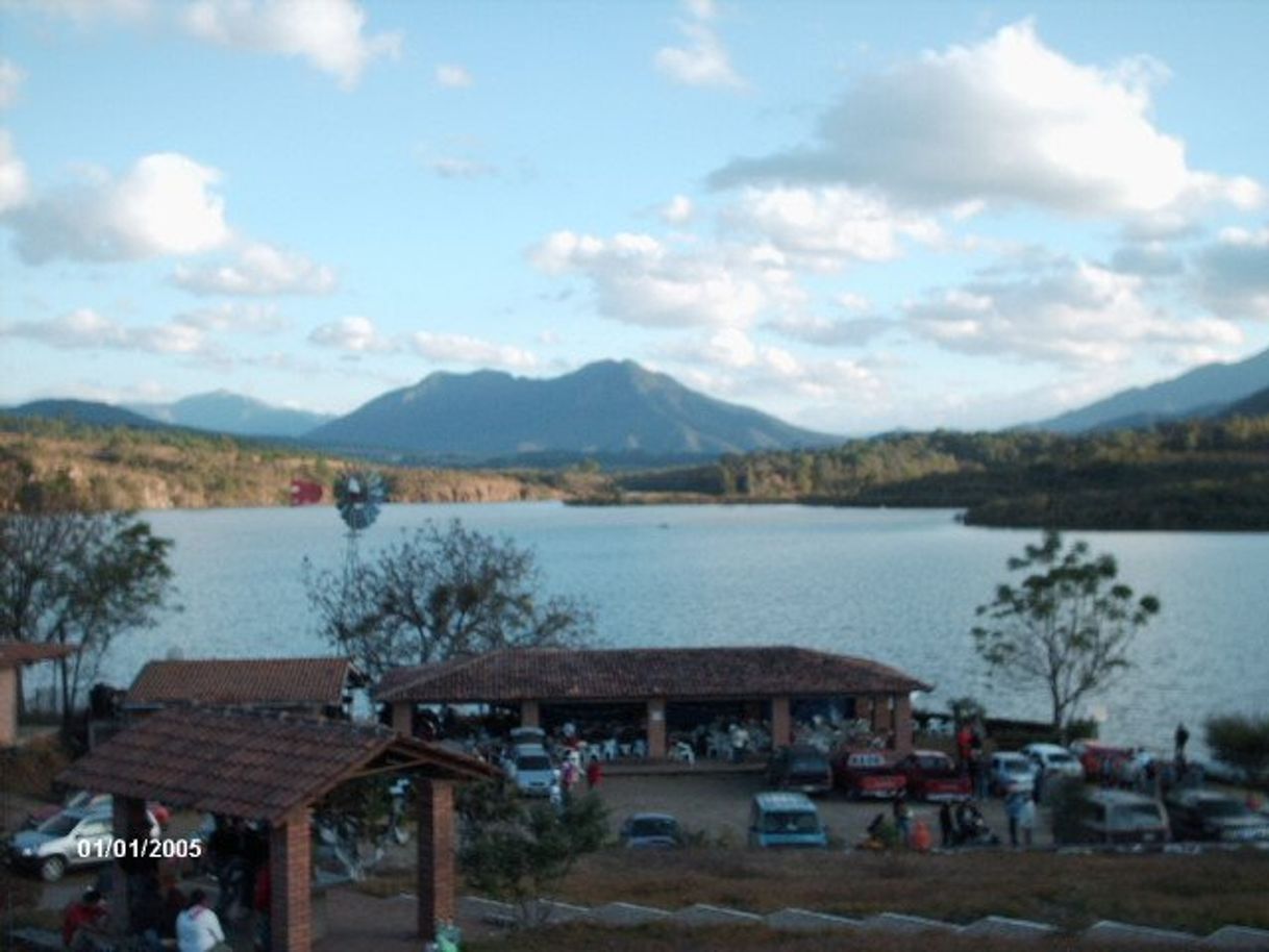 Lugar Presa Corinchis