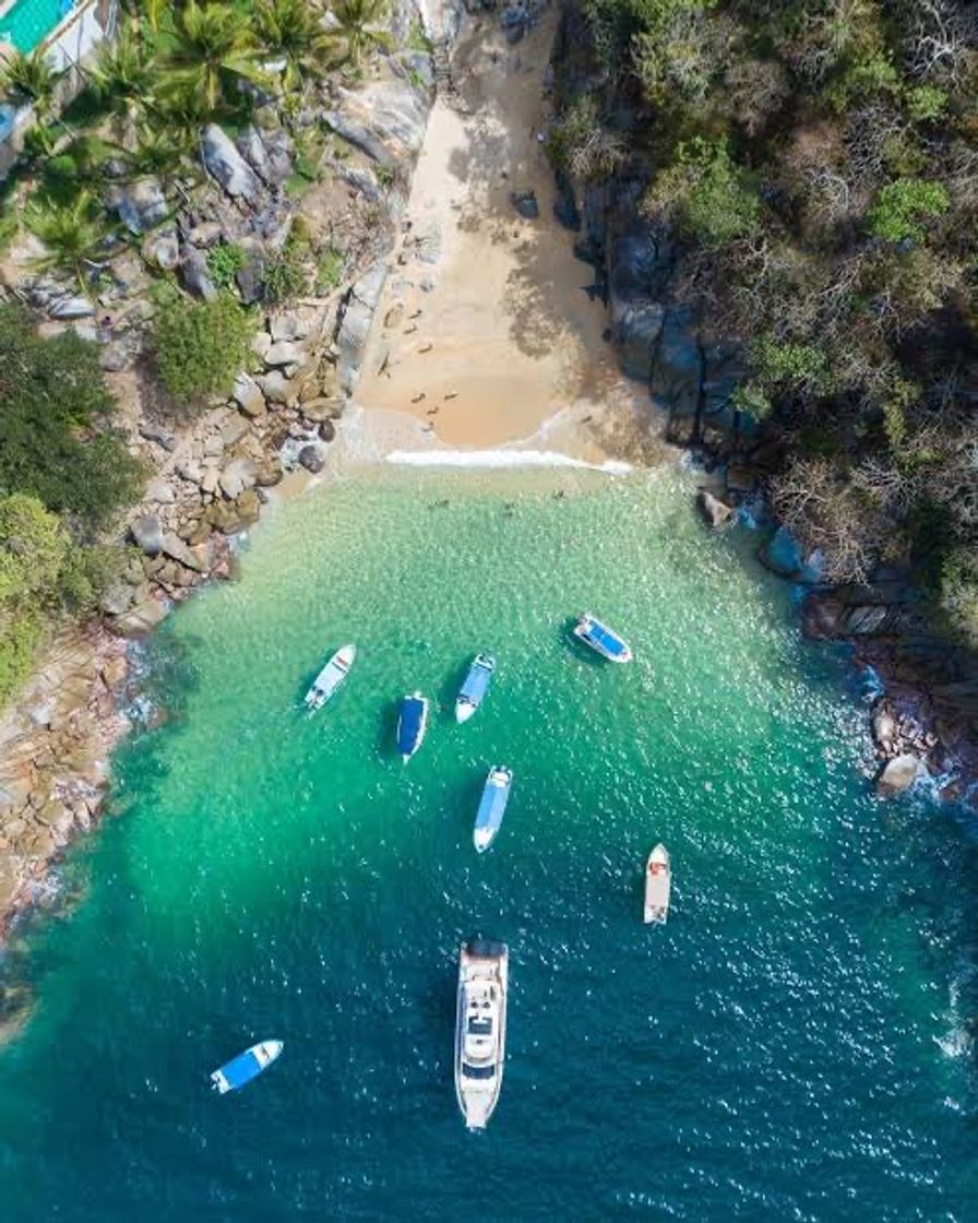 Lugar Colomitos Beach