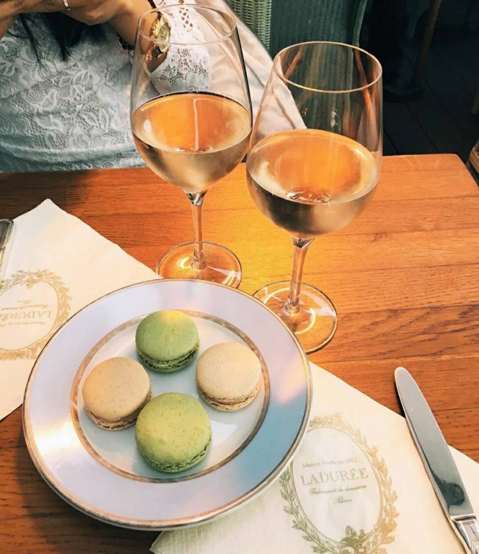 Restaurants Ladurée Paris Champs Elysées