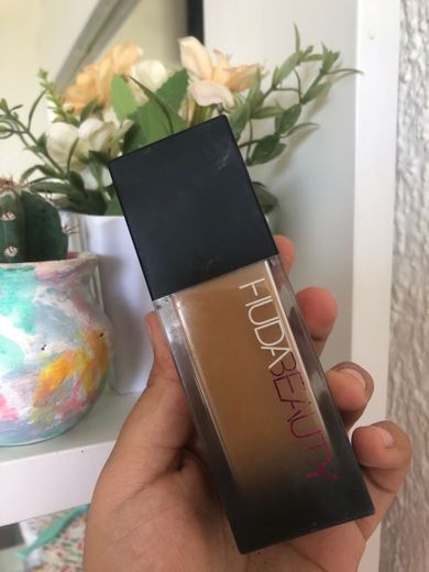 Base de maquillaje Huda Beauty