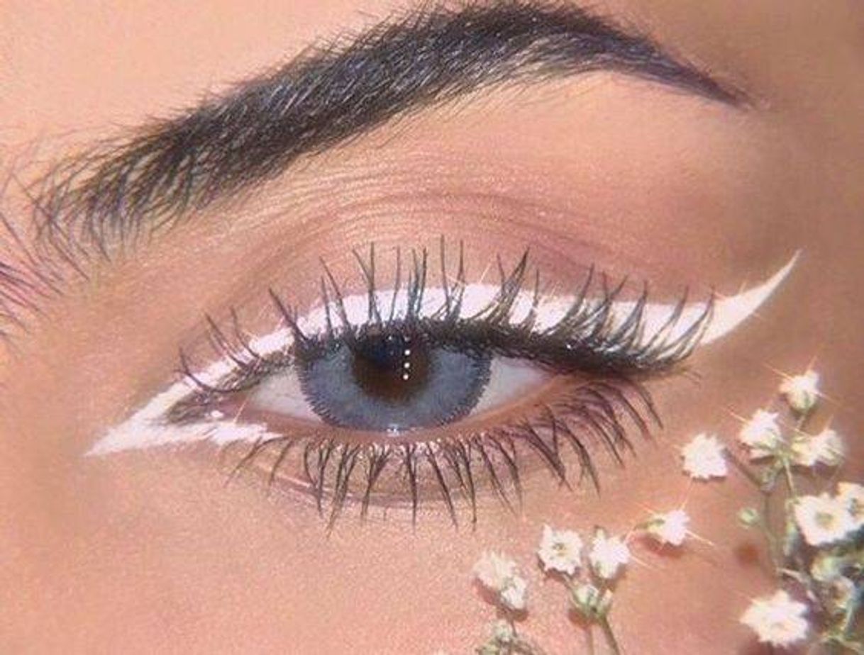 Fashion vintage eyeliner 