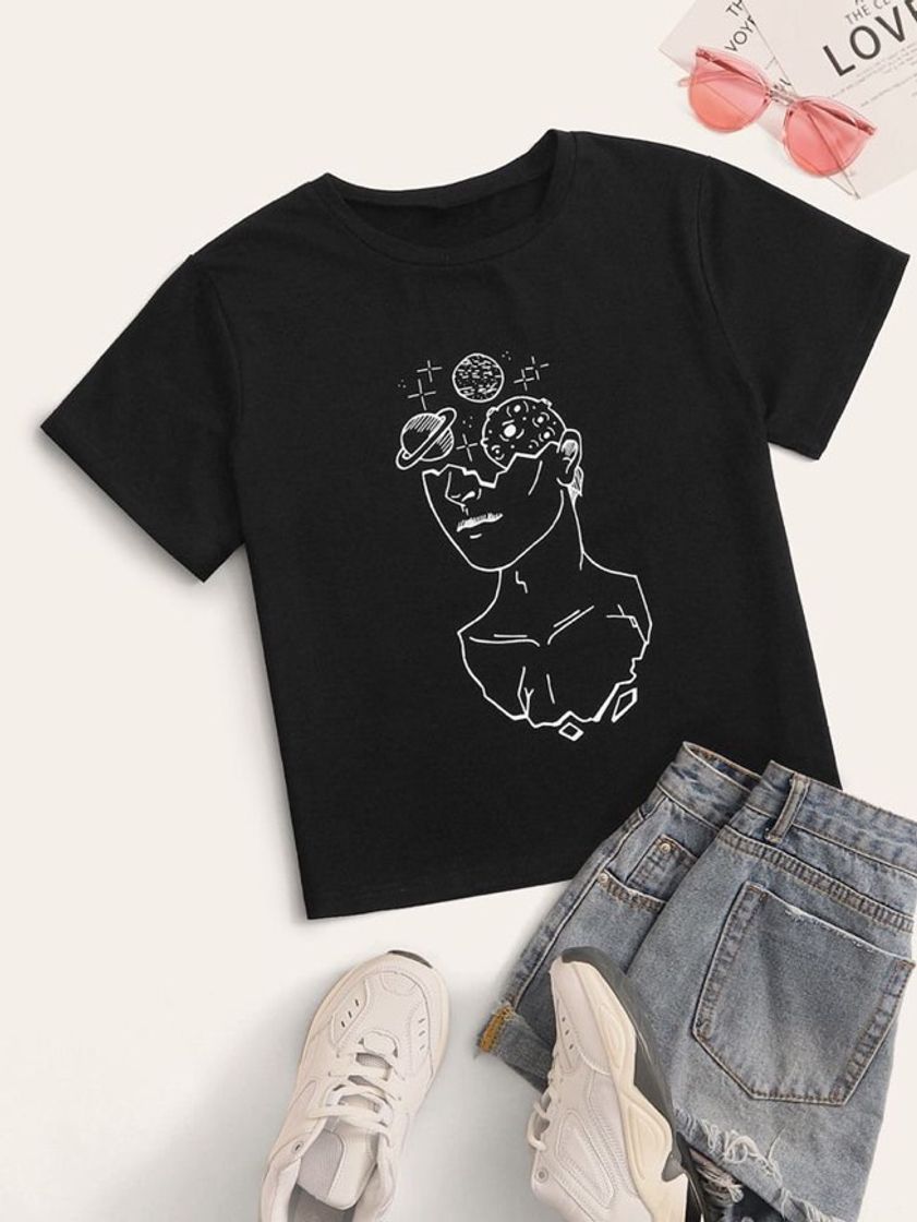 Moda Uma composição de look com essa T- Shirt mega estilosa!! 🖤