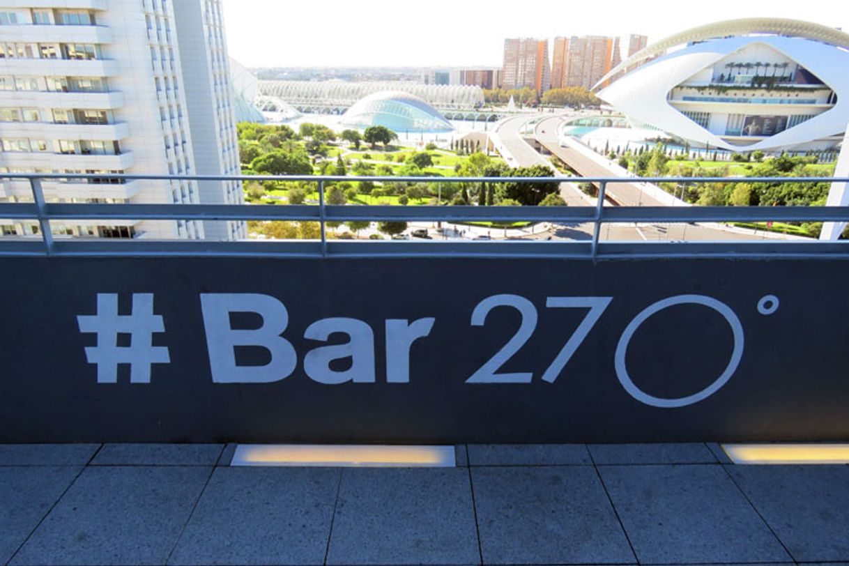 Place 270 Grados Sky Bar