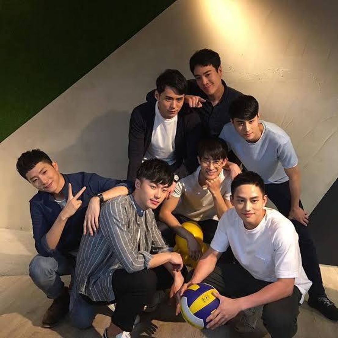 Serie Crossing The Line