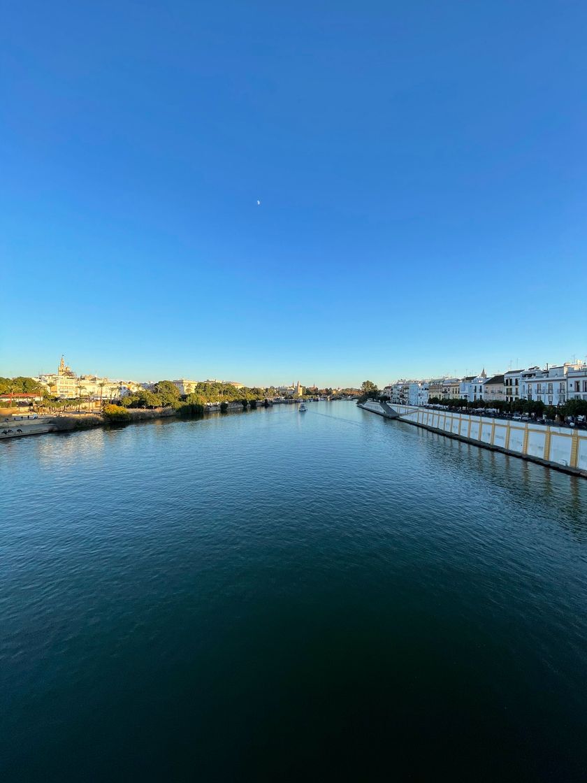 Place Puente de Triana