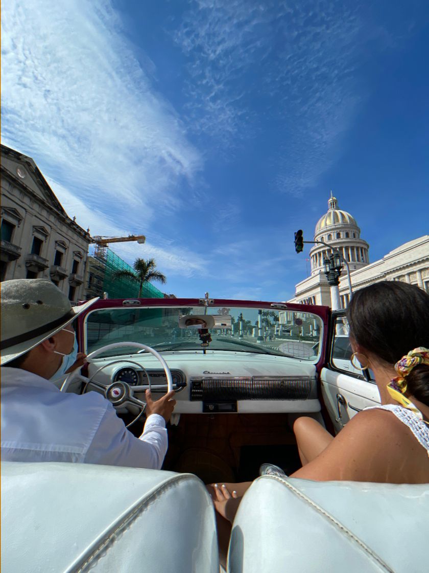 Lugar Paseo auto descapotable Habana