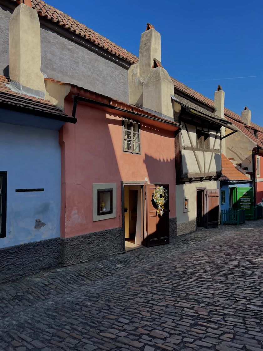 Place Golden Lane