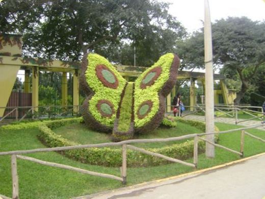 Avenida Parque de las Leyendas