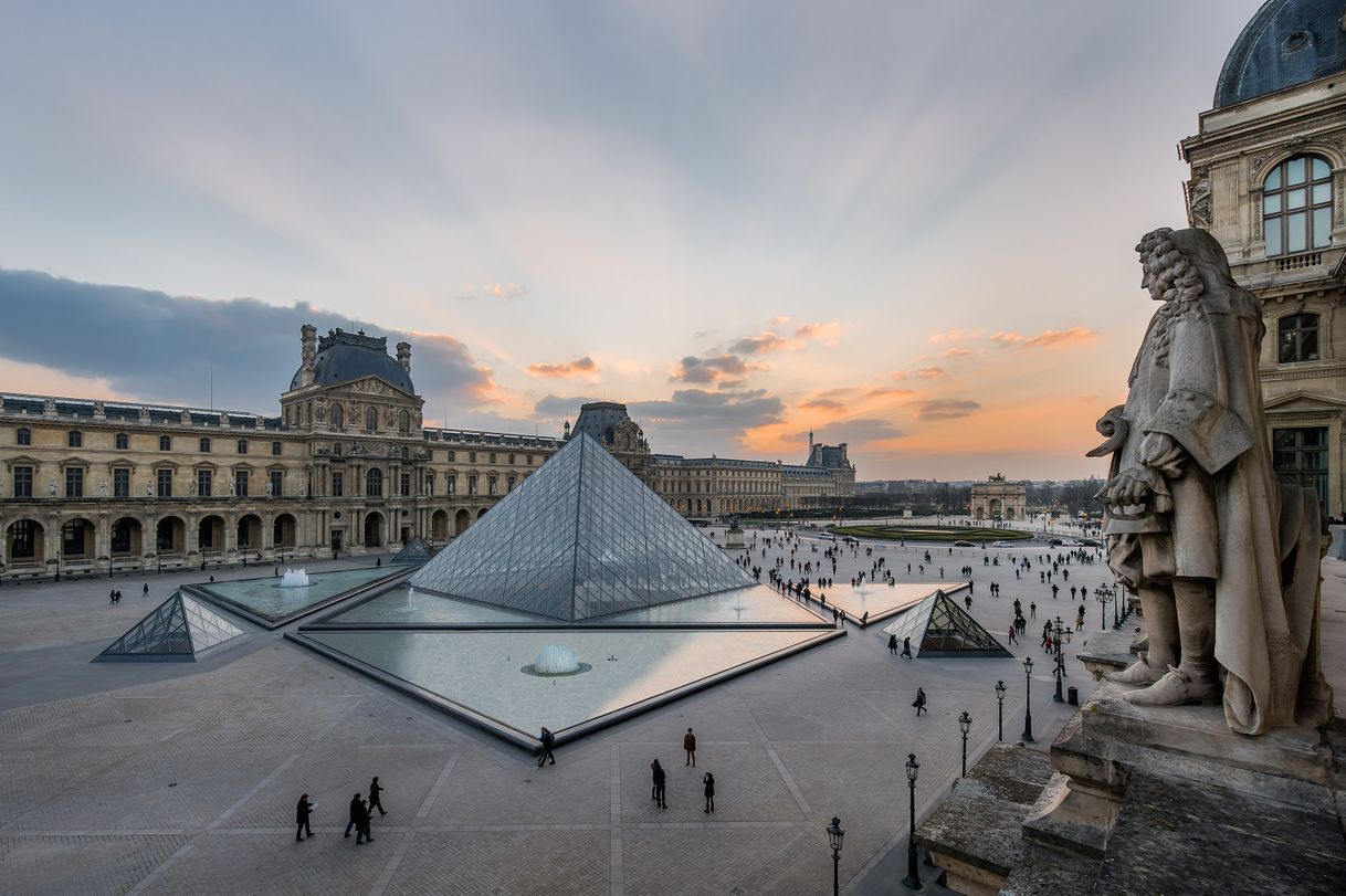 Place Museo de Louvre