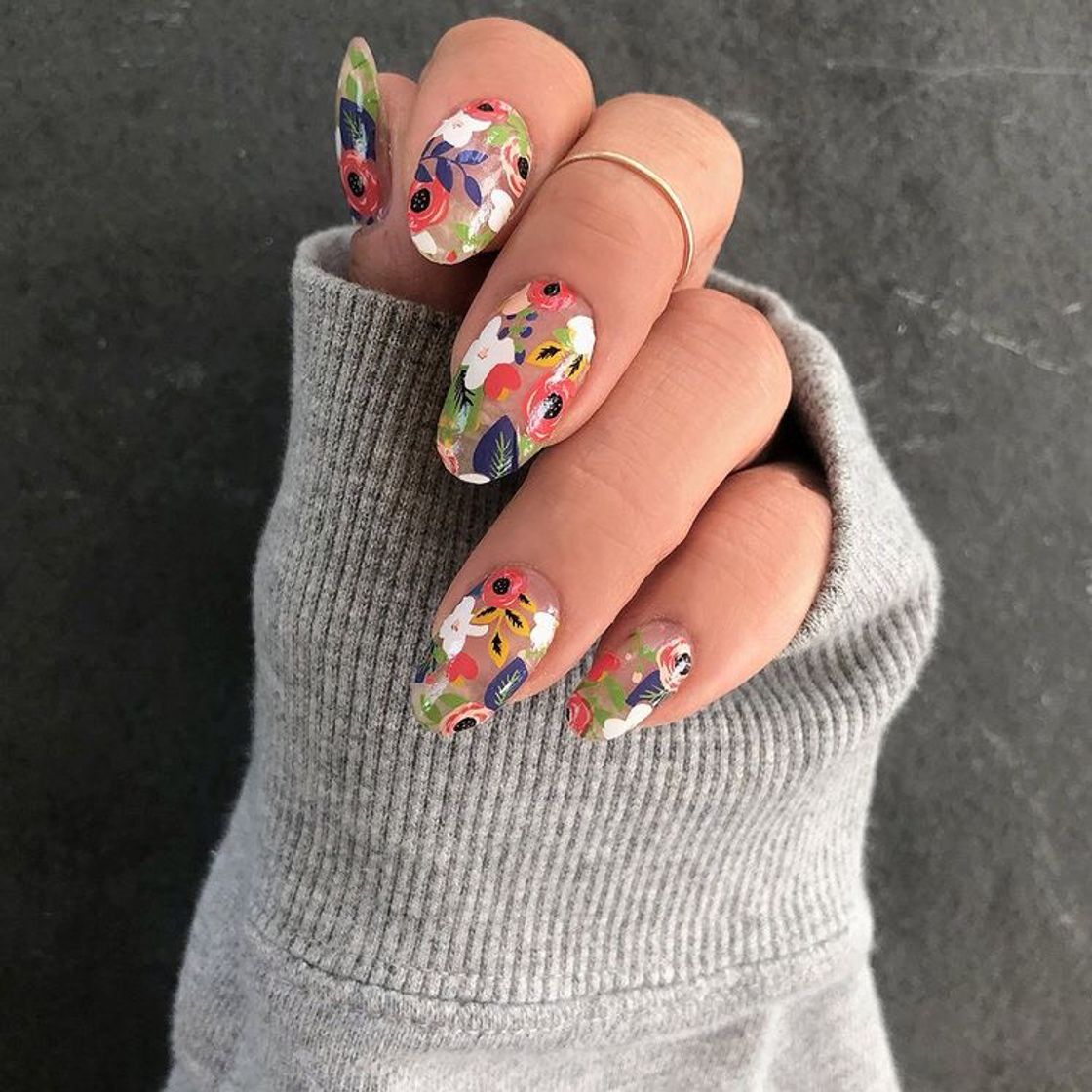 Fashion Nail art with flowers 🌺 