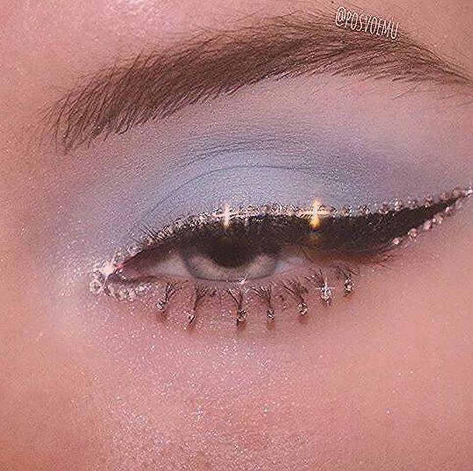 Moda aesthetic makeup