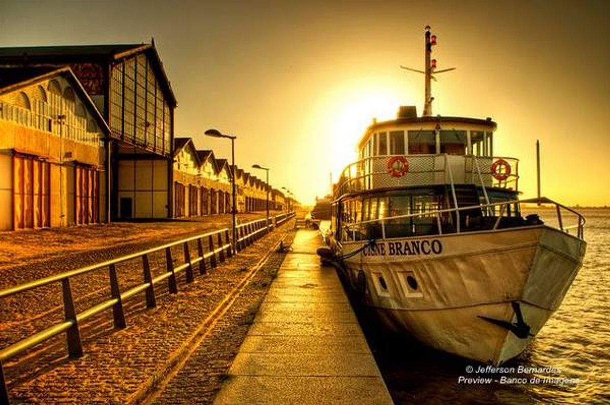 Restaurants Barco Cisne Branco - passeios e eventos em Porto Alegre