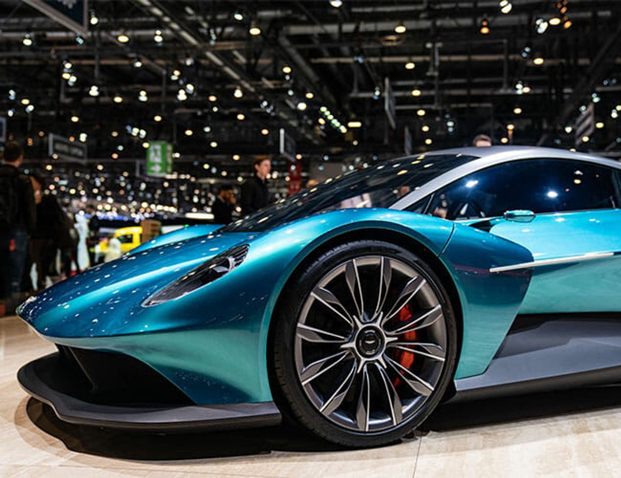 Social Aston Martin AM-RB 003