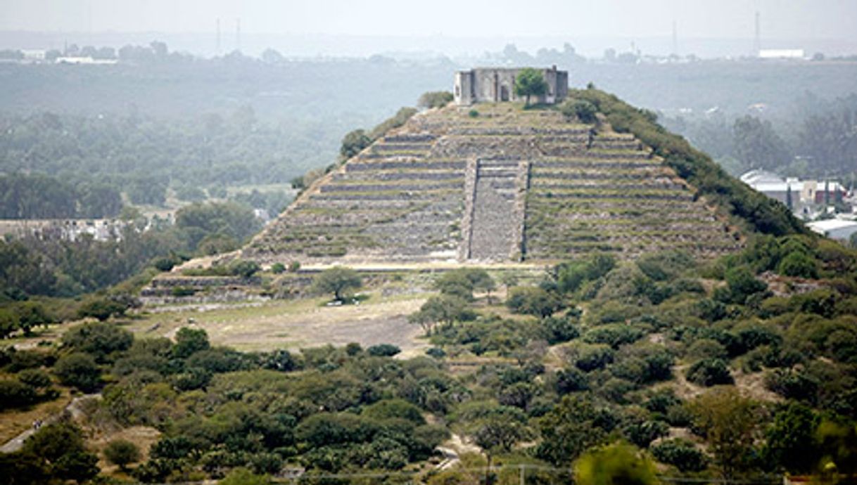 Lugares Zona Arqueológica El Cerrito