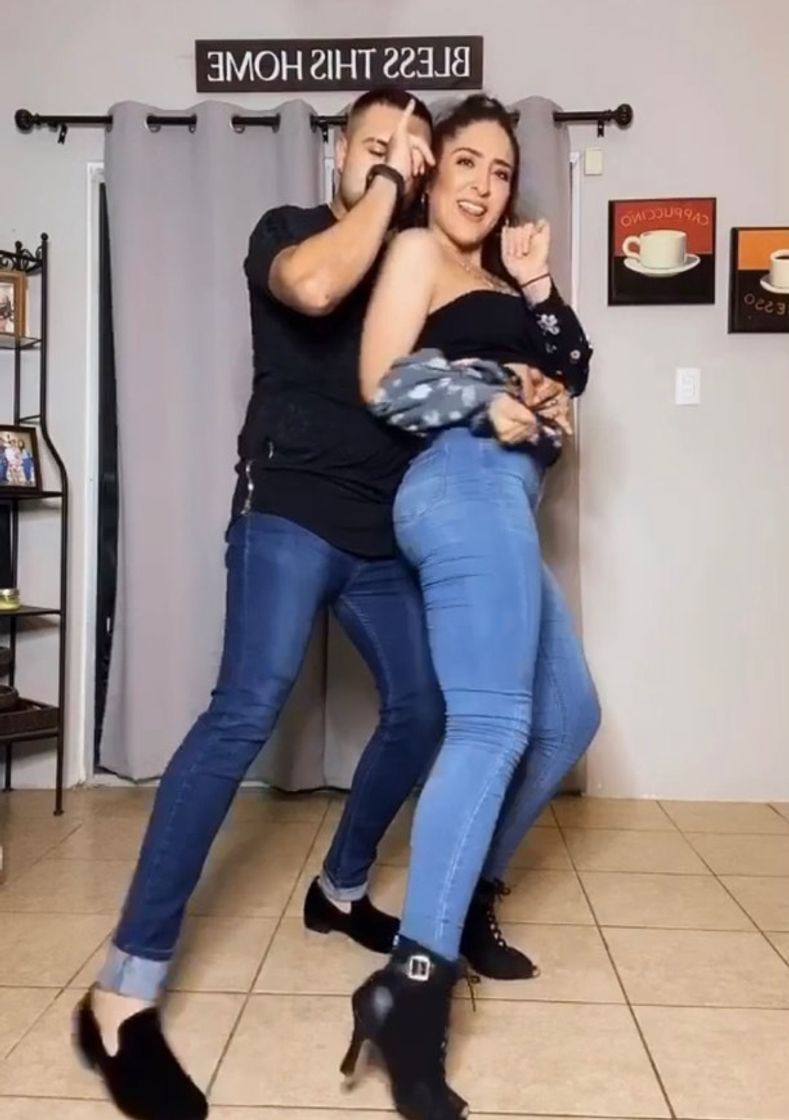 Moda Dance couple