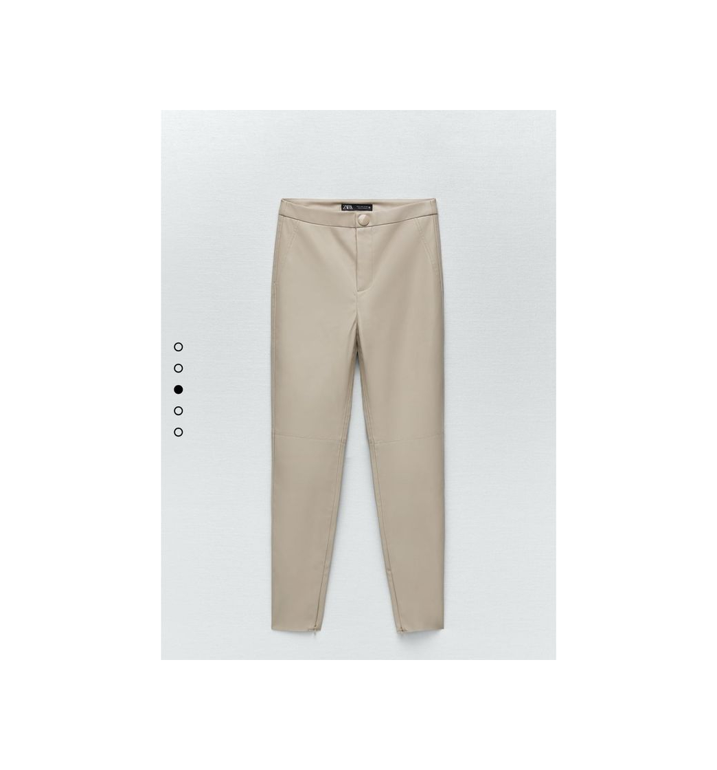 Moda Legging tipo cuero color beige ZARA