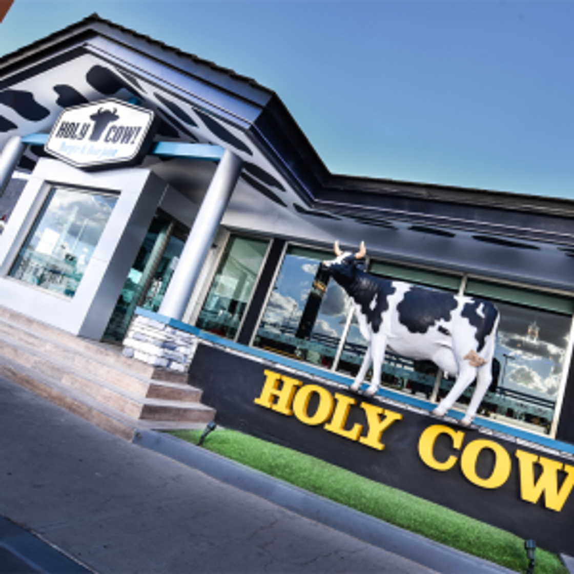 Restaurantes Holy Cow, Burger & Beer Joint, Sucursal Colosio